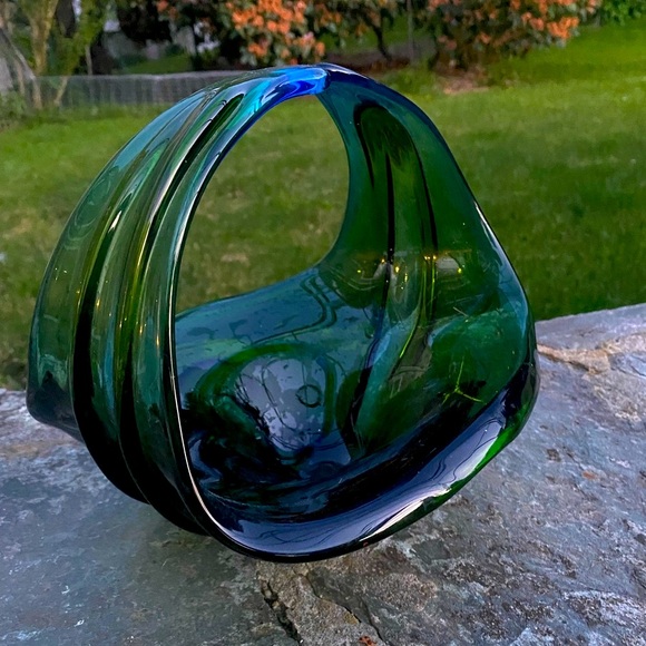 Beautiful glass bowl basket - Picture 4 of 13